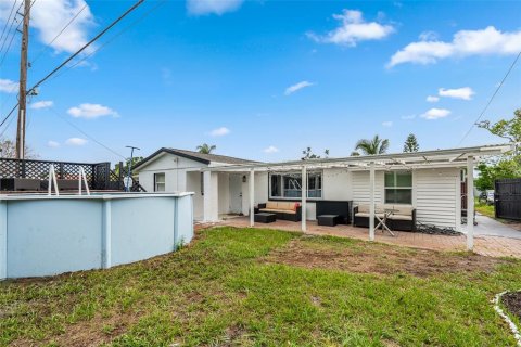 House in Holiday, Florida 3 bedrooms, 128.95 sq.m. № 2402731 - photo 25