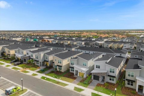 Casa en venta en Davenport, Florida, 5 dormitorios, 280.01 m2 № 1780541 - foto 2