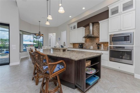 Villa ou maison à vendre à Punta Gorda, Floride: 4 chambres, 238.48 m2 № 2097878 - photo 9