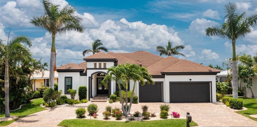 Villa ou maison à Punta Gorda, Floride 4 chambres, 238.48 m2 № 2097878