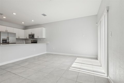 Townhouse in Homestead, Florida 3 bedrooms, 143.53 sq.m. № 1712038 - photo 11