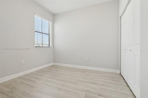 Townhouse in Homestead, Florida 3 bedrooms, 143.53 sq.m. № 1712038 - photo 28