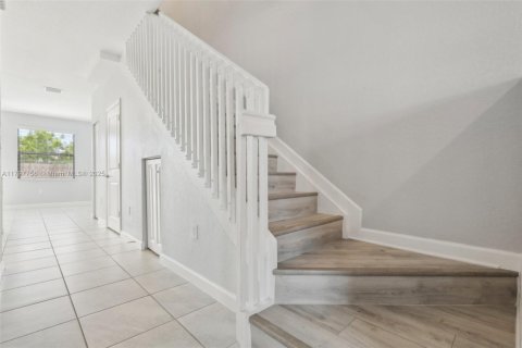 Townhouse in Homestead, Florida 3 bedrooms, 143.53 sq.m. № 1712038 - photo 3