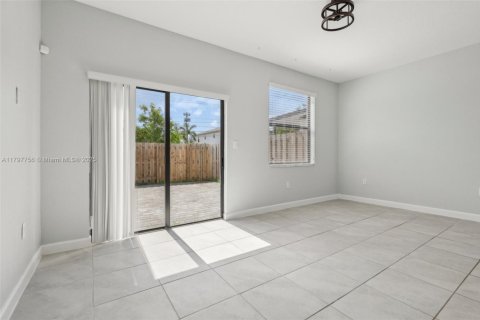 Townhouse in Homestead, Florida 3 bedrooms, 143.53 sq.m. № 1712038 - photo 12