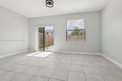 Townhouse in Homestead, Florida 3 bedrooms, 143.53 sq.m. № 1712038 - photo 13