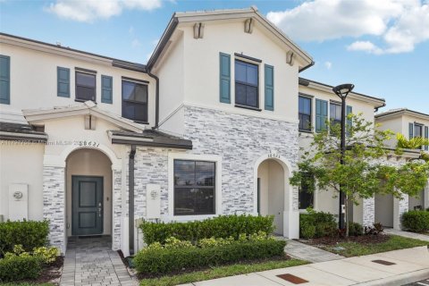 Townhouse in Homestead, Florida 3 bedrooms, 143.53 sq.m. № 1712038 - photo 1