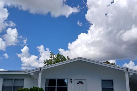 Propiedad comercial en alquiler en Hollywood, Florida, 121.52 m2 № 2020792 - foto 7