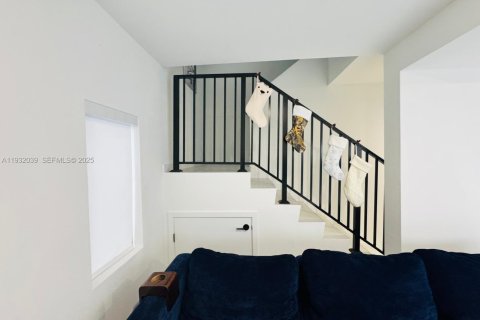 Снять в аренду виллу или дом в Флорида-Сити, Флорида 5 спален, 168.15м2, № 1990569 - фото 13