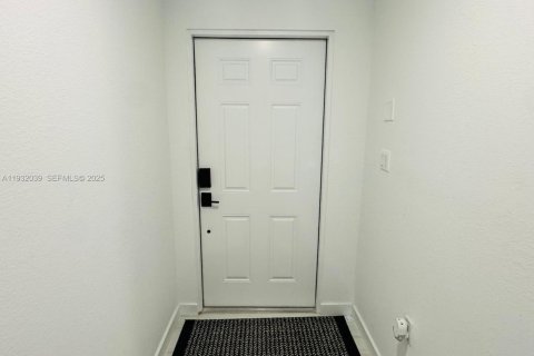 Снять в аренду виллу или дом в Флорида-Сити, Флорида 5 спален, 168.15м2, № 1990569 - фото 5