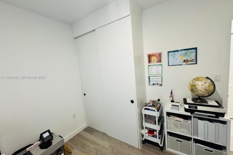 Снять в аренду виллу или дом в Флорида-Сити, Флорида 5 спален, 168.15м2, № 1990569 - фото 10