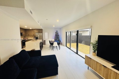 Снять в аренду виллу или дом в Флорида-Сити, Флорида 5 спален, 168.15м2, № 1990569 - фото 12