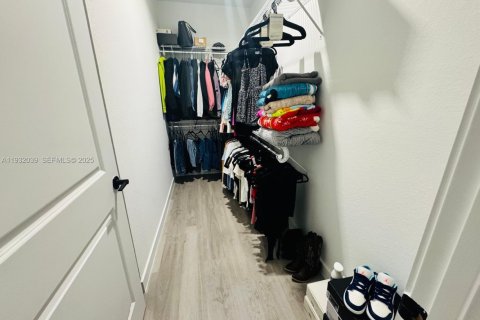 Снять в аренду виллу или дом в Флорида-Сити, Флорида 5 спален, 168.15м2, № 1990569 - фото 28