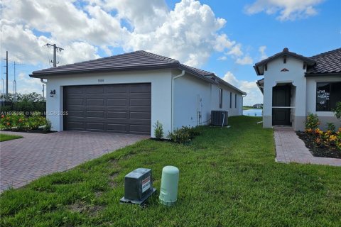 Casa en alquiler en Ave Maria, Florida, 3 dormitorios, 160.35 m2 № 2012258 - foto 3