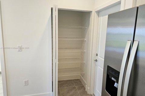 Casa en alquiler en Ave Maria, Florida, 3 dormitorios, 160.35 m2 № 2012258 - foto 8