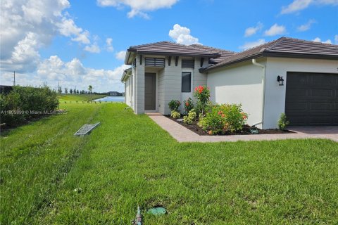 Casa en alquiler en Ave Maria, Florida, 3 dormitorios, 160.35 m2 № 2012258 - foto 2