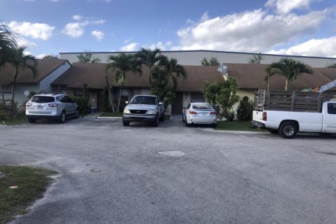 Copropriété à vendre à Lake Worth, Floride: 2 chambres, 78.97 m2 № 1101240 - photo 1