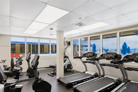Condo in Sunny Isles Beach, Florida  № 1859698 - photo 25