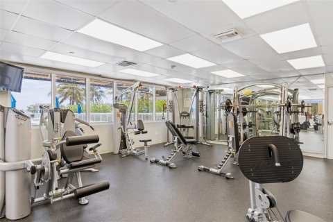Condo in Sunny Isles Beach, Florida  № 1859698 - photo 24