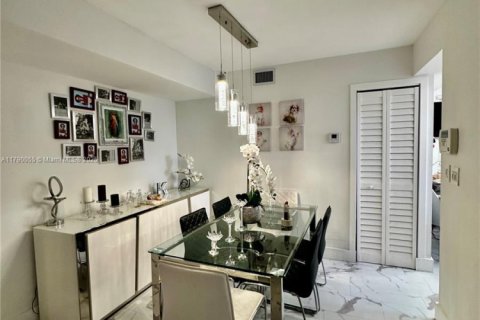 Copropriété à louer à Pembroke Pines, Floride: 2 chambres, 103.31 m2 № 1863377 - photo 9