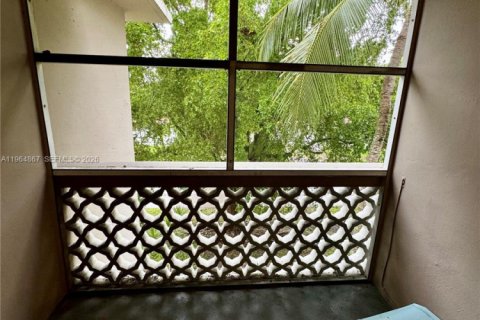 Condo in Coral Gables, Florida № 2026099 - photo 13