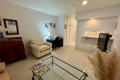 Condo in Coral Gables, Florida № 2026099 - photo 16