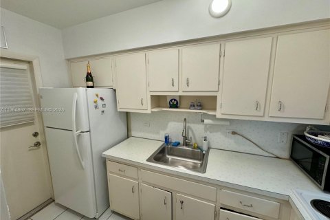 Condo in Coral Gables, Florida № 2026099 - photo 3