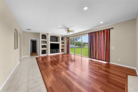Villa ou maison à vendre à Brandon, Floride: 4 chambres, 378.76 m2 № 1880613 - photo 13