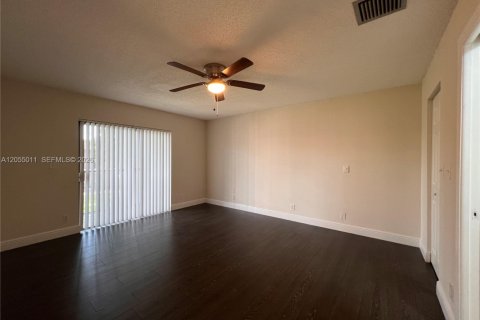 Adosado en alquiler en Davie, Florida, 2 dormitorios, 128.21 m2 № 2168380 - foto 3