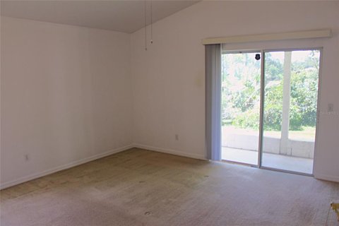 House in Deltona, Florida 4 bedrooms, 197.14 sq.m. № 2237757 - photo 3