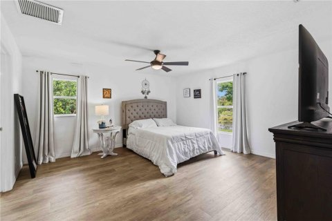House in North Port, Florida 3 bedrooms, 141.49 sq.m. № 2237065 - photo 19