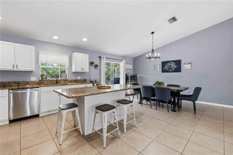 House in North Port, Florida 3 bedrooms, 141.49 sq.m. № 2237065 - photo 15