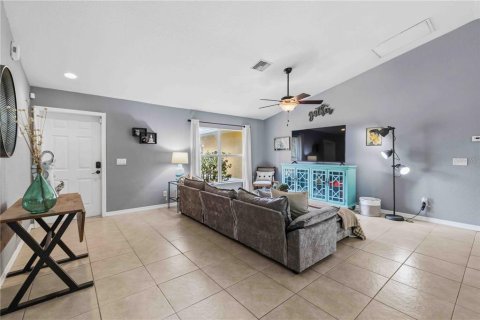 House in North Port, Florida 3 bedrooms, 141.49 sq.m. № 2237065 - photo 5