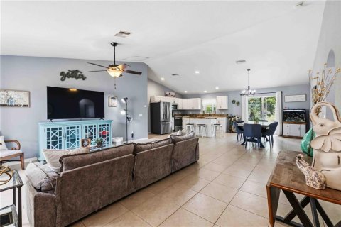 House in North Port, Florida 3 bedrooms, 141.49 sq.m. № 2237065 - photo 7