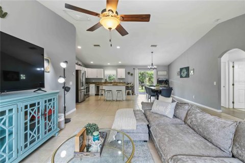House in North Port, Florida 3 bedrooms, 141.49 sq.m. № 2237065 - photo 8