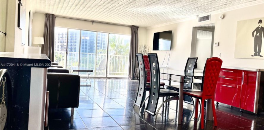 Condo à Sunny Isles Beach, Floride, 1 chambre  № 1699200