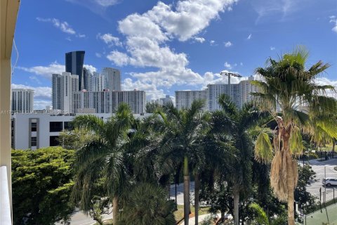 Copropriété à louer à Sunny Isles Beach, Floride: 1 chambre, 96.62 m2 № 1699200 - photo 8