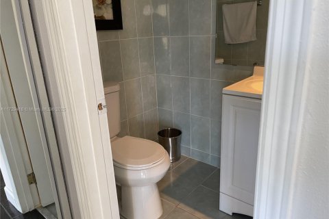Copropriété à louer à Sunny Isles Beach, Floride: 1 chambre, 96.62 m2 № 1699200 - photo 9