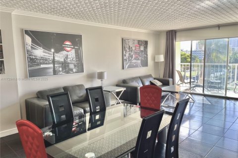 Copropriété à louer à Sunny Isles Beach, Floride: 1 chambre, 96.62 m2 № 1699200 - photo 6