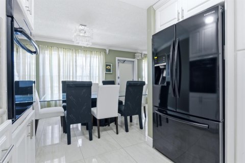 Copropriété à vendre à West Palm Beach, Floride: 2 chambres, 98.66 m2 № 2175904 - photo 7
