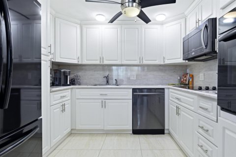 Copropriété à vendre à West Palm Beach, Floride: 2 chambres, 98.66 m2 № 2175904 - photo 9
