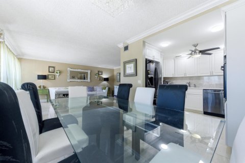 Copropriété à vendre à West Palm Beach, Floride: 2 chambres, 98.66 m2 № 2175904 - photo 10