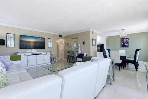 Copropriété à vendre à West Palm Beach, Floride: 2 chambres, 98.66 m2 № 2175904 - photo 4