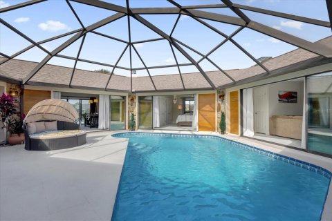 House in Palm Coast, Florida 3 bedrooms, 206.8 sq.m. № 1734700 - photo 2