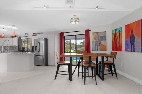 House in Palm Coast, Florida 3 bedrooms, 206.8 sq.m. № 1734700 - photo 18