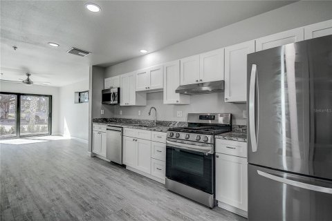 House in Pinellas Park, Florida 2 bedrooms, 91.97 sq.m. № 1626883 - photo 13