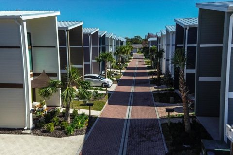 House in Pinellas Park, Florida 2 bedrooms, 91.97 sq.m. № 1626883 - photo 2