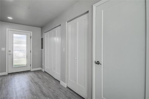 House in Pinellas Park, Florida 2 bedrooms, 91.97 sq.m. № 1626883 - photo 15