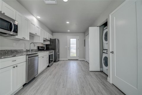 House in Pinellas Park, Florida 2 bedrooms, 91.97 sq.m. № 1626883 - photo 11