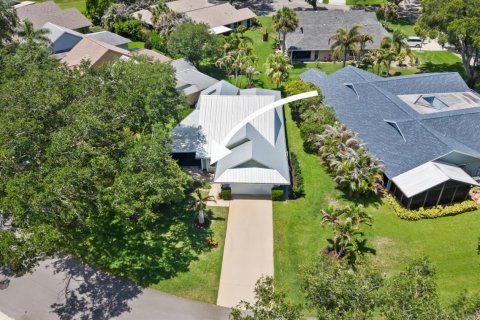 Villa ou maison à vendre à Hobe Sound, Floride: 2 chambres, 132.85 m2 № 2153930 - photo 2