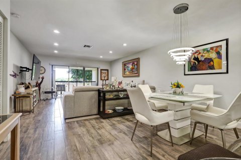 Condo in Boynton Beach, Florida, 2 bedrooms № 2248383 - photo 8